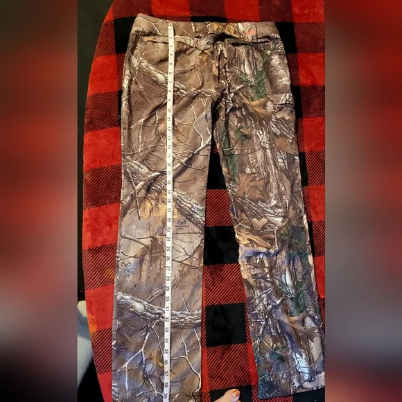 Under Armour Women's Realtree camouflage hunting pants size 8 - Picture 7 of 12